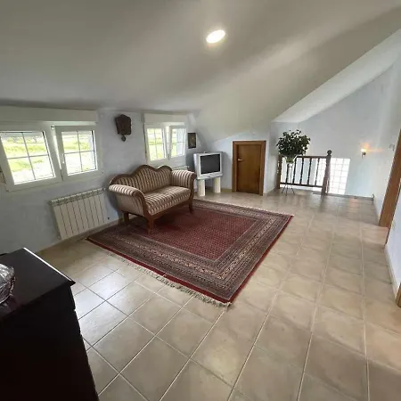 Chalet Grupo Gontad Casa Beo Malpica De Bergantinos La Corogne